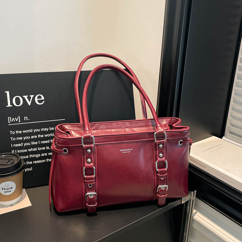 Bolsas de brazo coreanas lujosas retro 2026 verano nuevo estilo británico temperamento versátil bolsas de hombro de moda