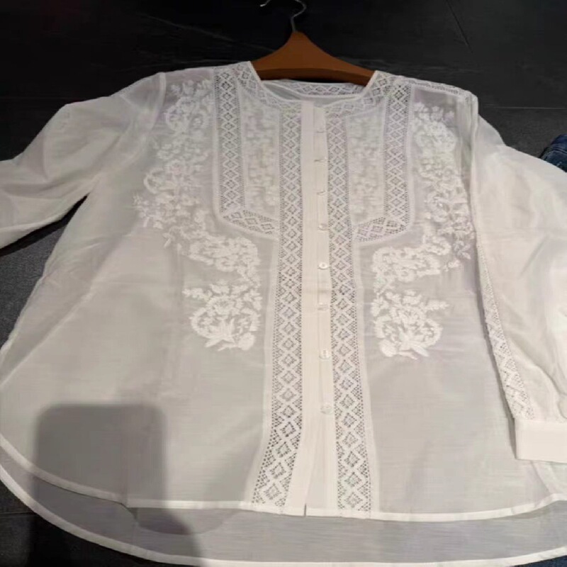 2026 Early Spring New Style French Retro White Lace Embroidered Long-Sleeved Shirt Women's Round Neck Versatile Loose Top 2026 Early Spring New Style French Retro White Lace Embroidered Long-Sleeved Shirt Women's Round Neck Versatile Loose Top