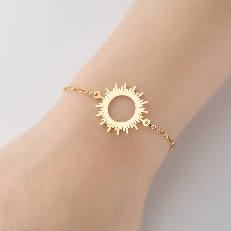 Daily Occasion 201 Stainless Steel Material Sun Pattern Women'S Gender PVD Coated Real Gold Plated Sun 201 Stainless Steel Fashion Waterproof Non Tarnish 201 Stainless Steel Bracelets