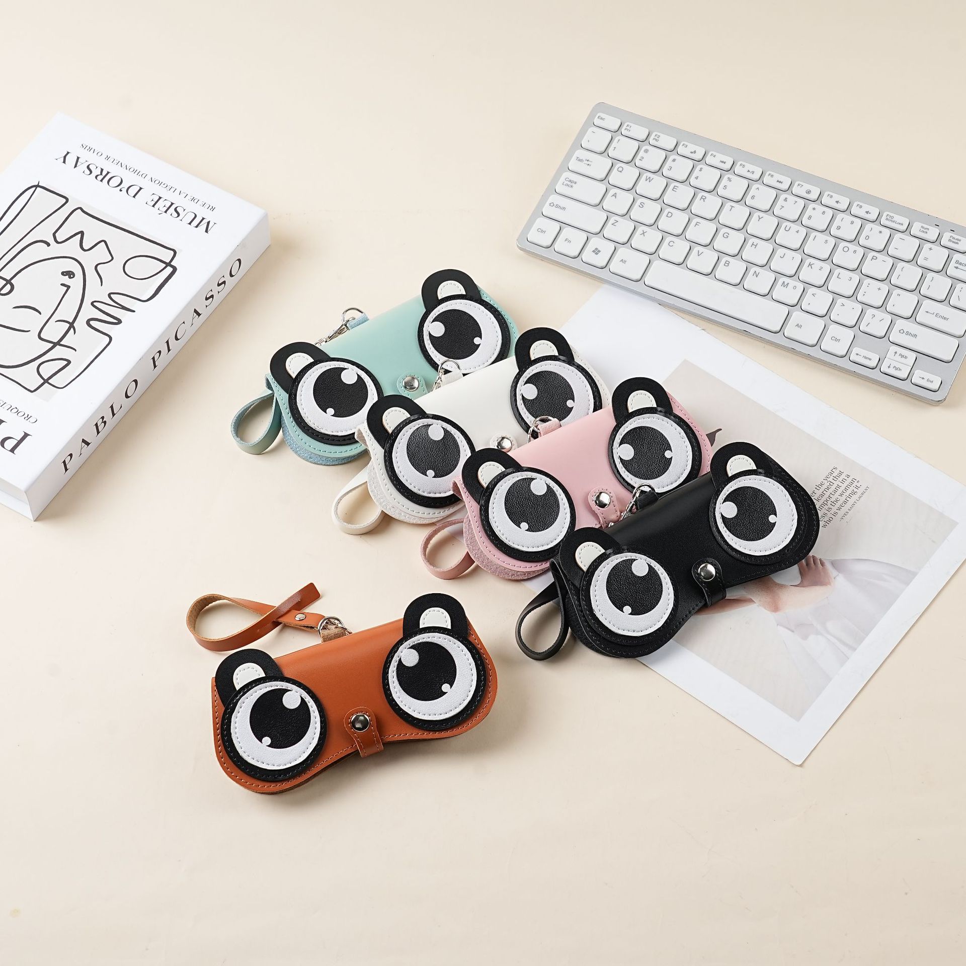 Cartoon cute glasses clipins moda gafas de sol bolsa portátil gafas de sol caja protector bolsa para hombres y mujeres colgante