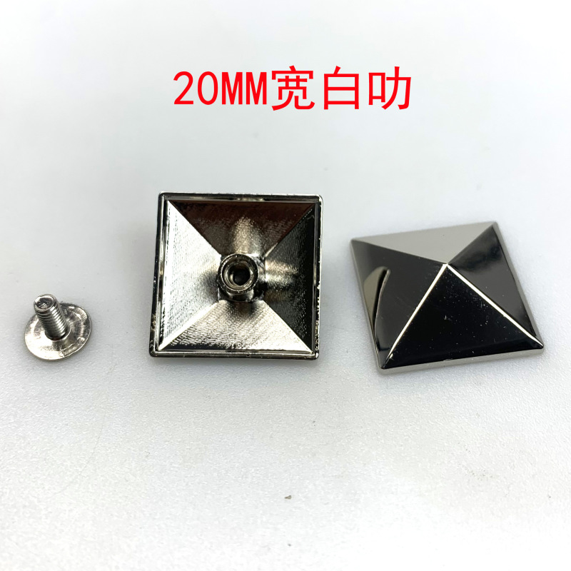 広州の商品の供給源の金属の四方の先はリベットのピラミッドの方にぶつかってねじの低い身にぶつかります。|undefined