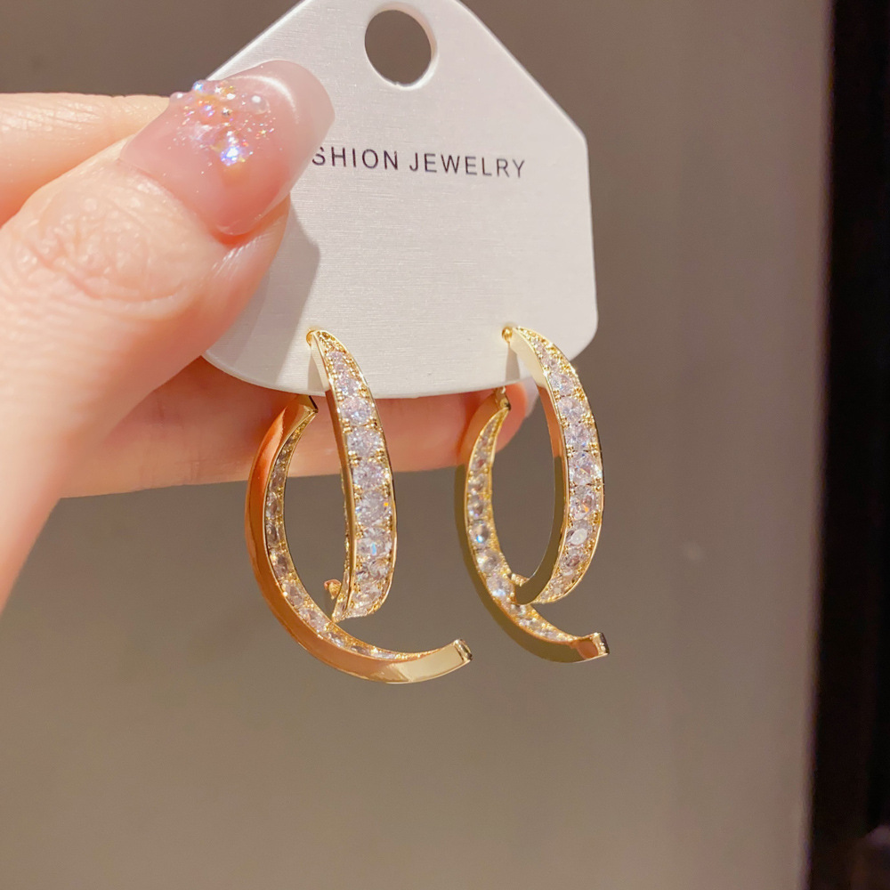design elegant earrings