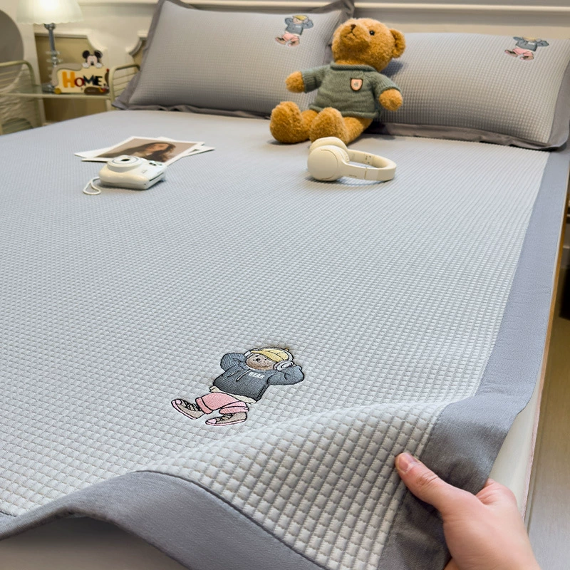 Летняя прохладная бобовая коврика ледяной шелковый коврик кондиционер новый летний мультфильм набор мягких ковриков из трех частей