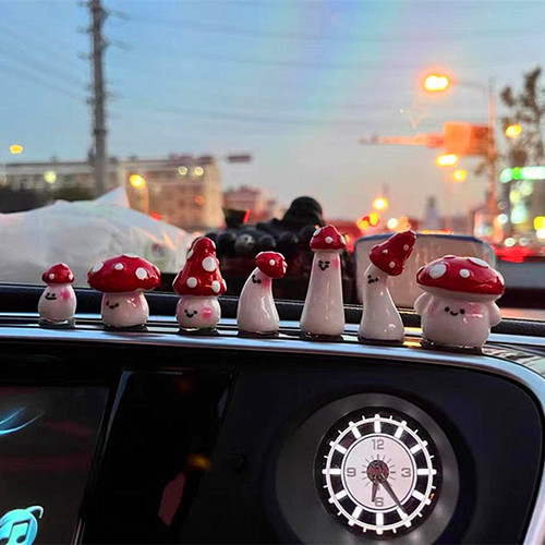「小蘑菇」治愈系车内装饰品摆件新款车载好物汽车中控台解压