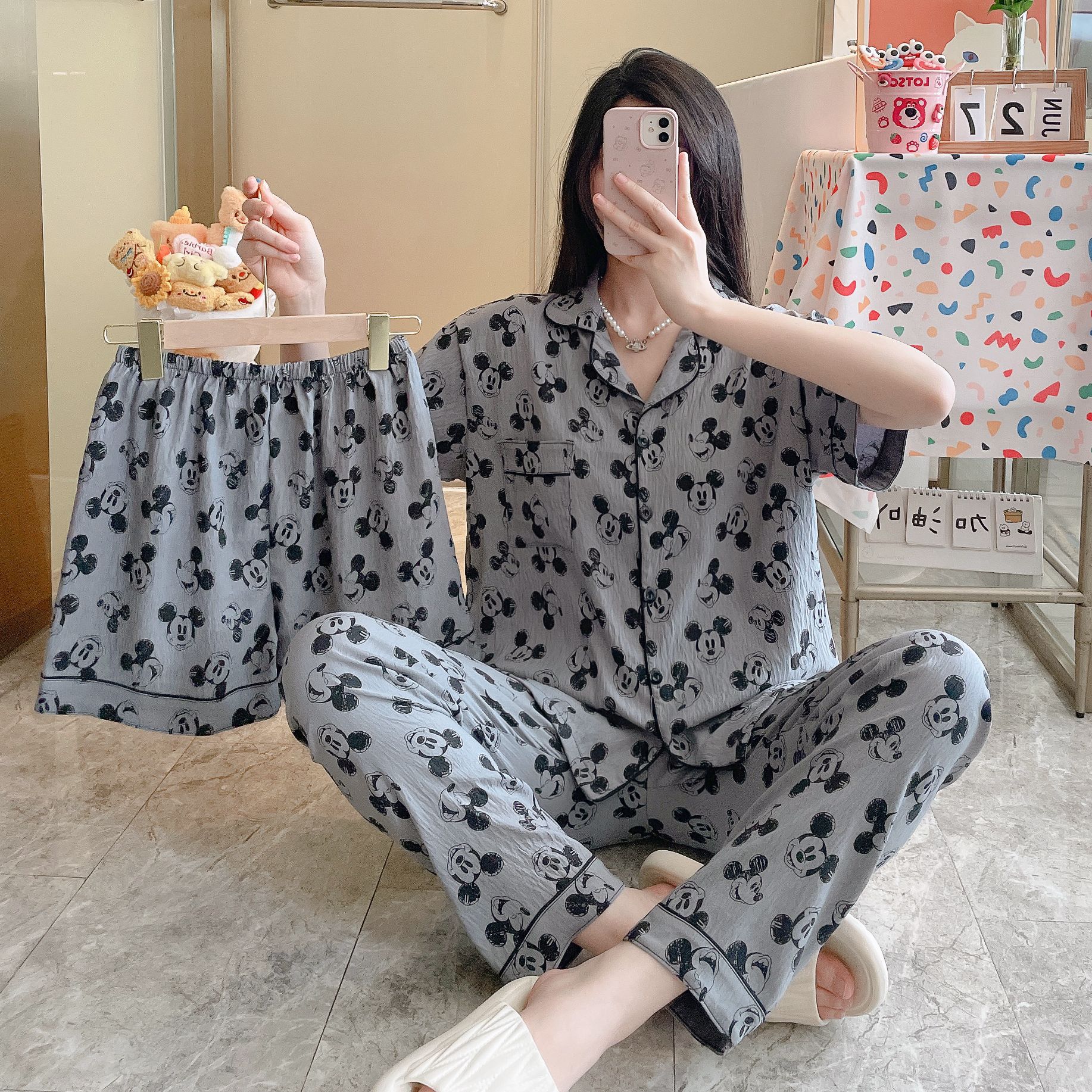 Empaquetado fuera de una sola nube pijamas de algodón de tres piezas para mujer verano dulce pantalones cortos de manga corta ropa de dibujos animados para el hogar