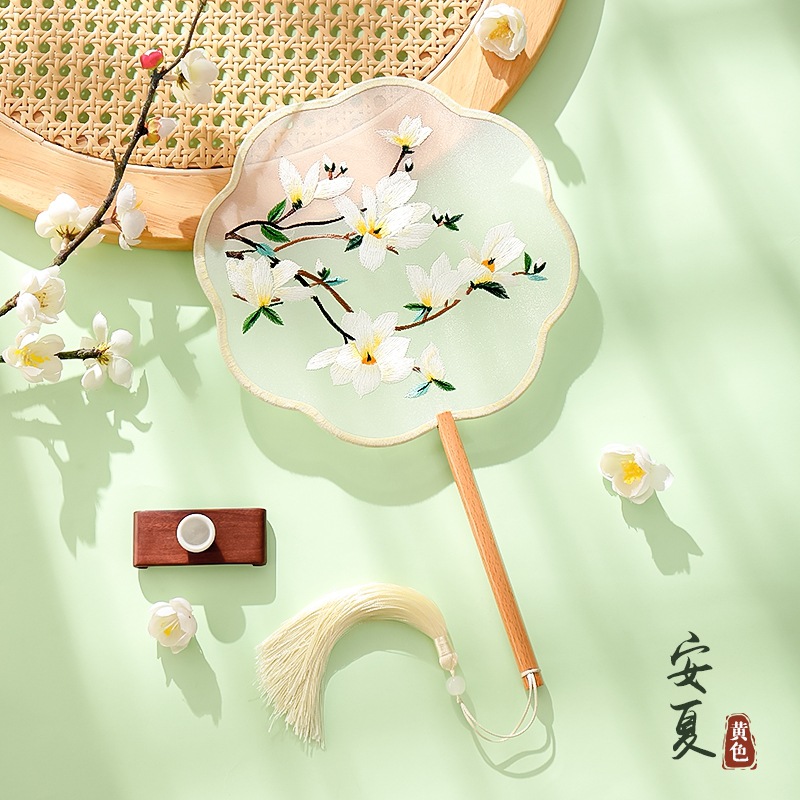 Fan de grupo bordado antiguo ventilador de baile chino estilo Han cheongsam doble cara Suzhou bordado ventilador redondo de danza infantil al por mayor