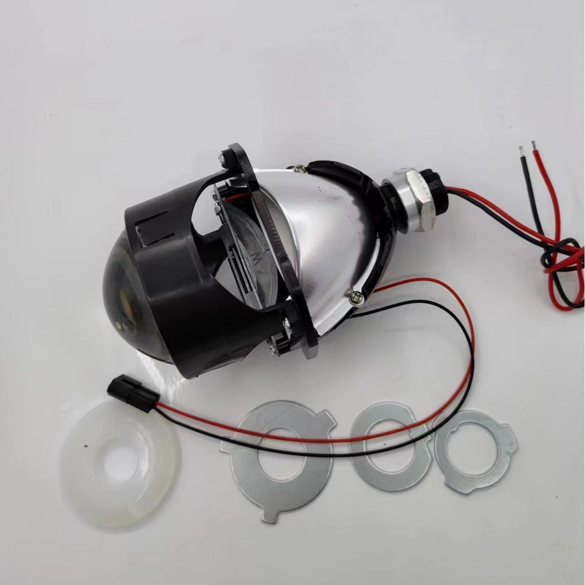 Faro de 2,5 pulgadas weishitong LED de doble luz lente universal sin pérdida de la lente del faro lejos y cerca de la luz integrada