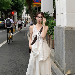 French White V-Neck Sleeveless Shirt for Women in Summer Design Niche Loose Mid-Length Suspender Babydoll Top