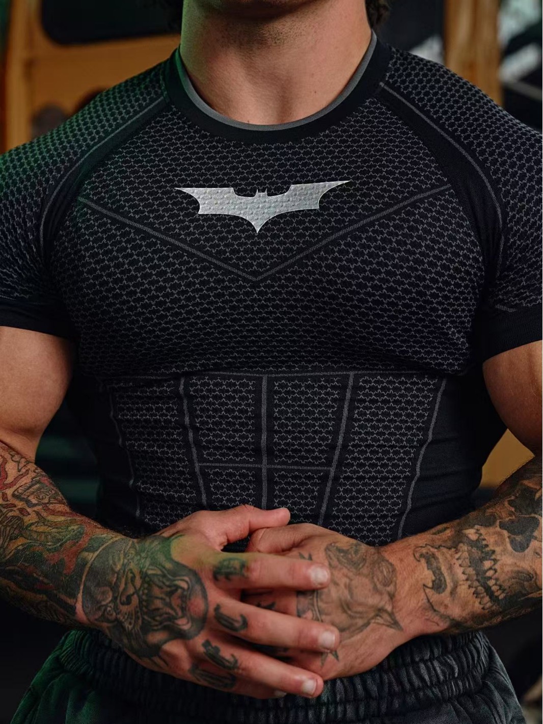 American YOUNG New Yang Gola Bat M manga corta fitness muscular delgado rápido secado transpirable camiseta deportiva hombre