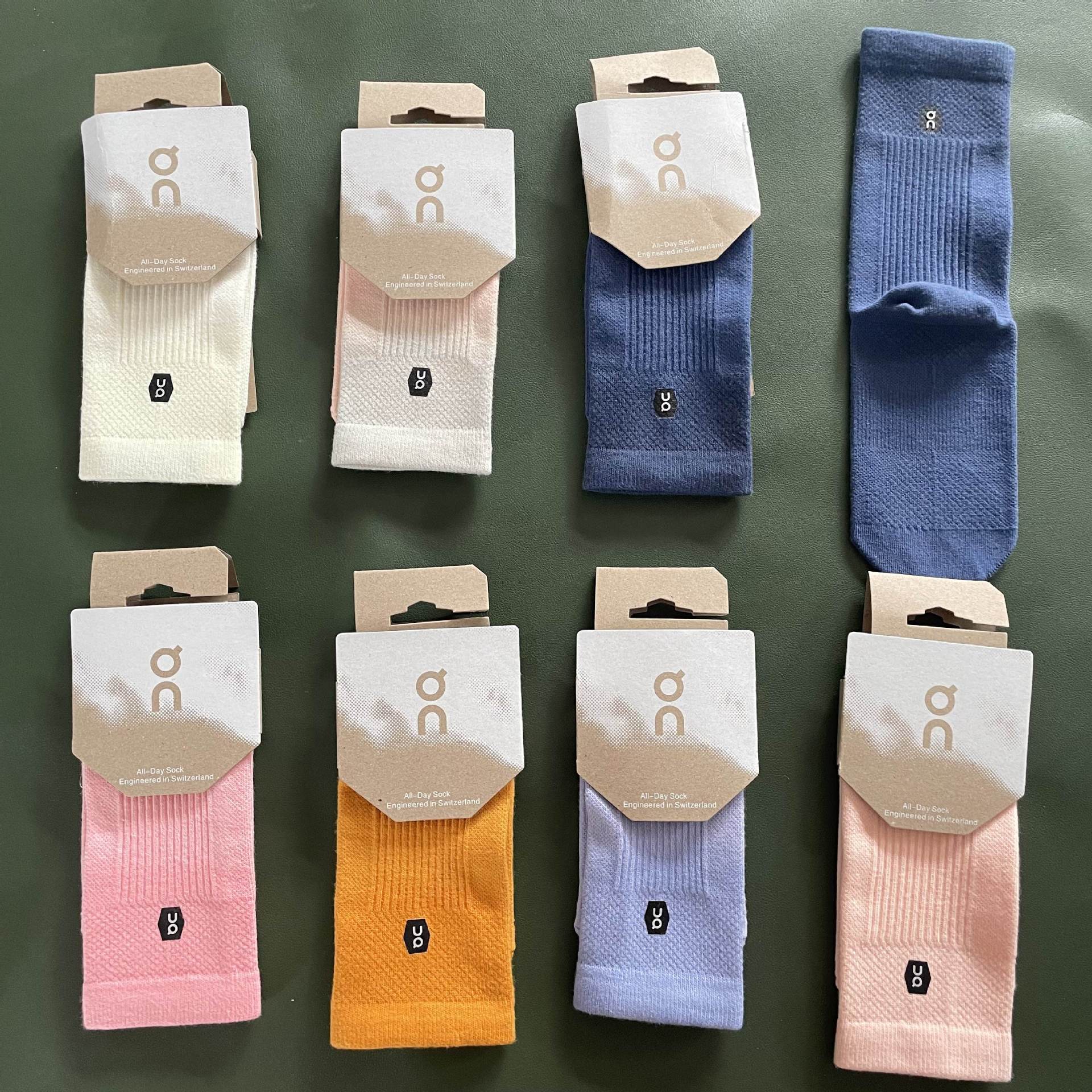 On Men's and Women's Socks, Long Running Socks, Pressure Sports Socks, Gradient Tie-Dye Outdoor Couple Socks, Breathable High Cotton Socks