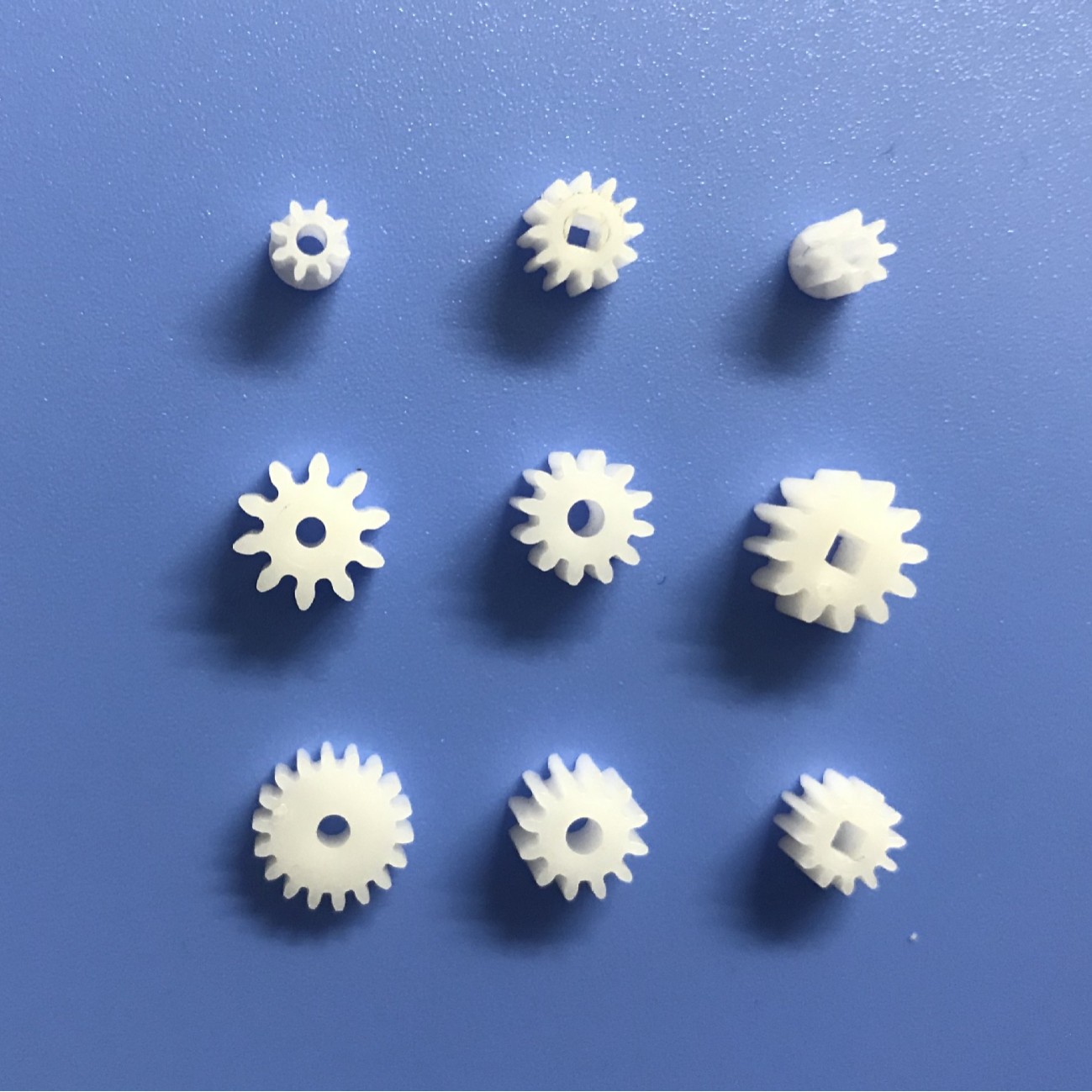 工厂直供 批发定制 生产加工塑胶玩具齿轮 马达主轴齿轮