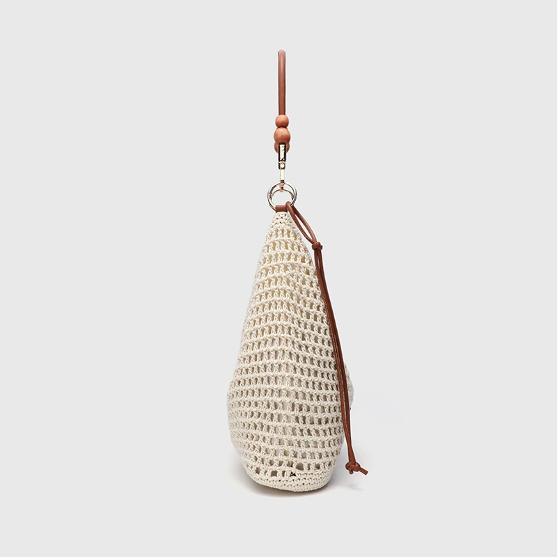 Capacious shoulder bag, beach straw one-shoulder bag