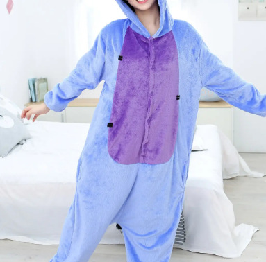 Pijamas transfronterizos al por mayor de fábrica Labubu pijamas femeninos de una sola pieza de dibujos animados pijamas de animales de franela Capibala