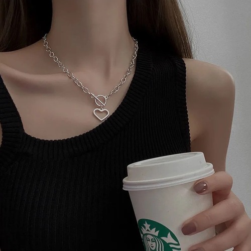 Minimalist Cold Wind Peach Heart Love Pendant Necklace for Women, Ins Trendy Hip-Hop Unique Design,  New Arrival Lockchain