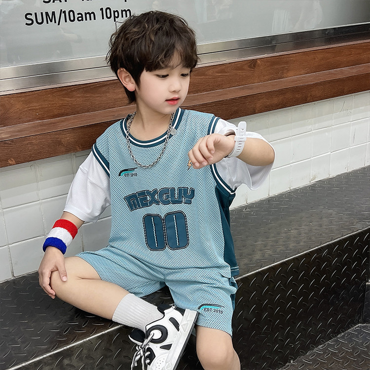 8099 traje deportivo de verano para niños 2025 nuevo traje de baloncesto de secado rápido para niños de dos piezas ropa de verano para niños