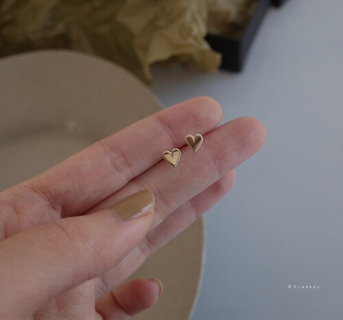 S925 sterling silver gold-plated Japanese and Korean exquisite cake edge mini love earrings temperament simple earrings for women