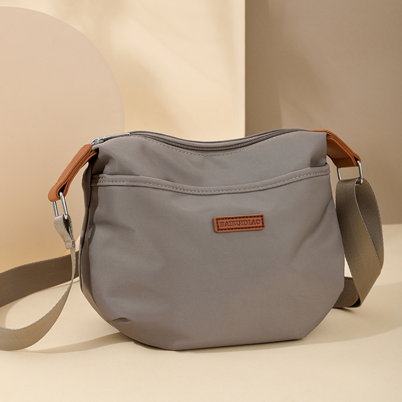 Casual Lightweight Bag Women's 2025 New Shoulder Crossbody Bag Oxford Cloth Small Bag Fashionable Simple Niche Women's Bag