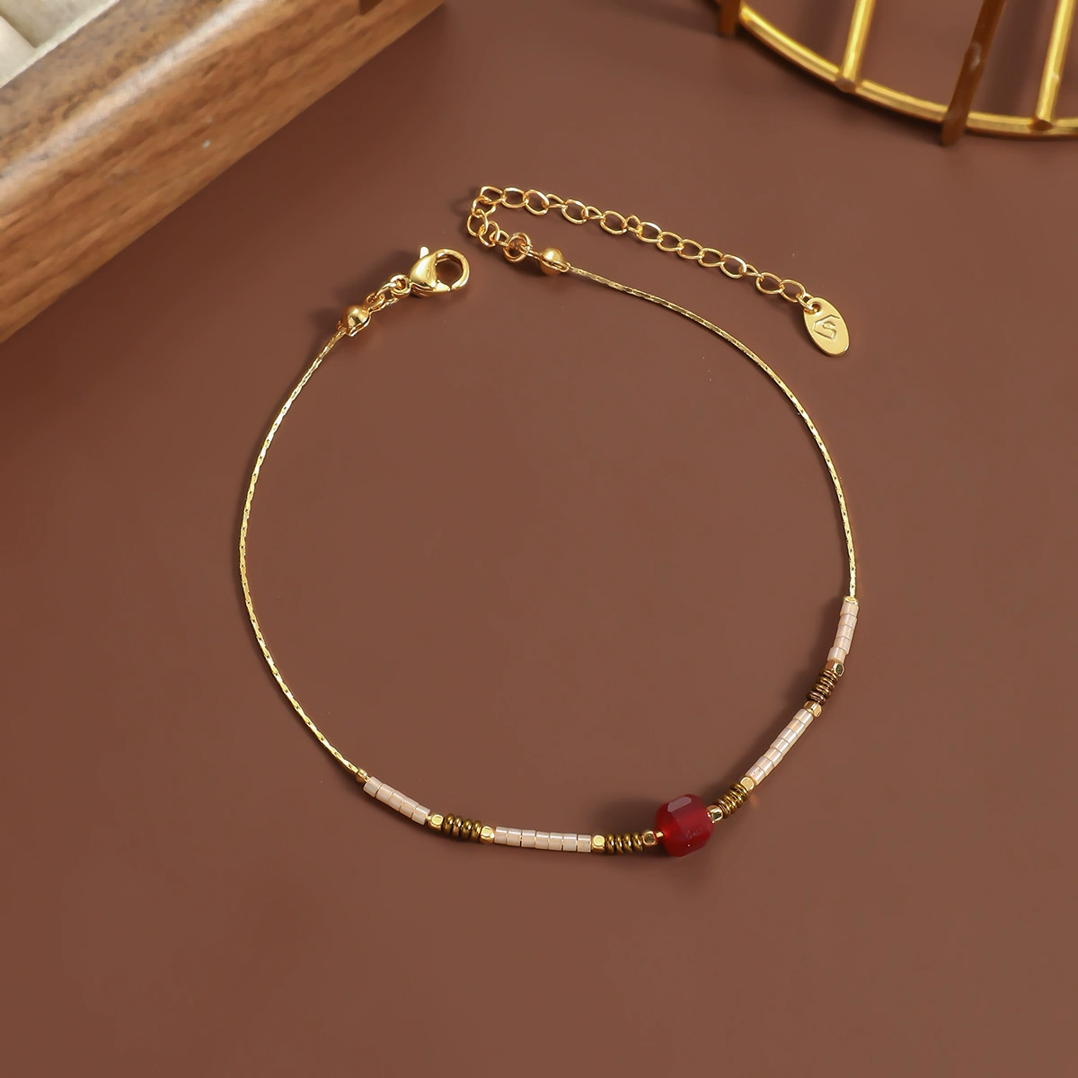 Summer ankle bracelet with amethyst, chain, organic beach beaded bracelet natural stone stainless steel, simple and elegant design, light luxury style