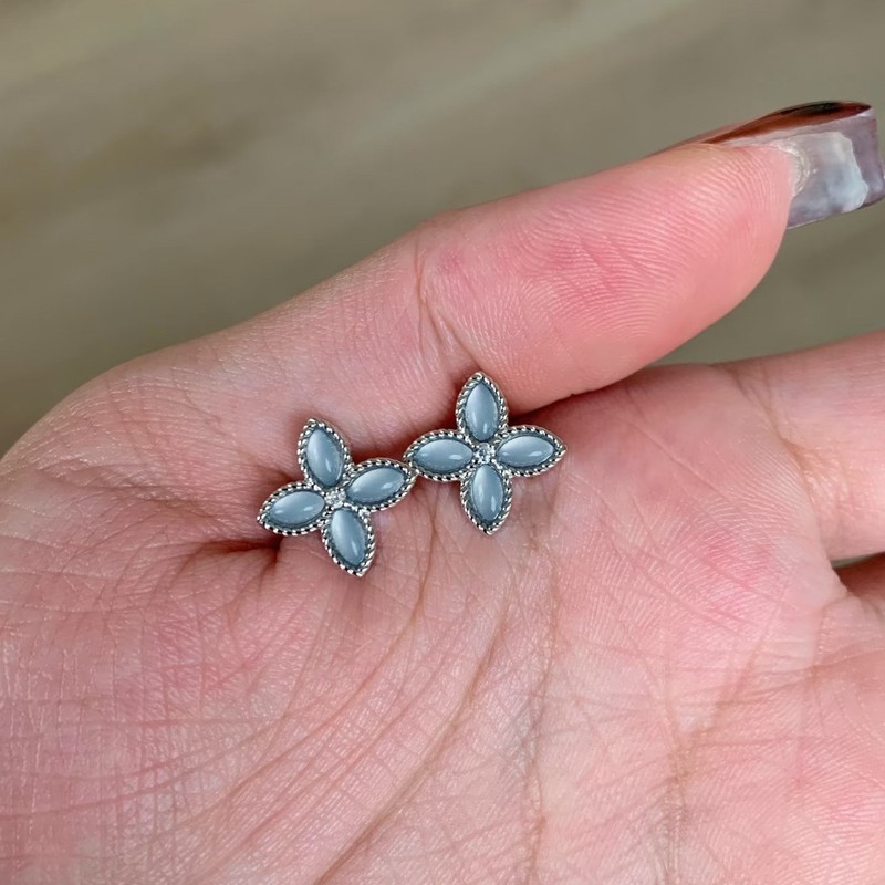 新款灰蓝色四叶草项链女轻奢小众高级感甜美可爱少女感简约锁骨链|undefined