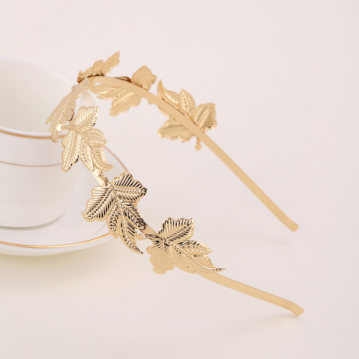 Europa y América nueva moda barroca hoja de oro tocado diadema nuevo comercio exterior diadema tocado simple decoración diadema