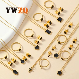 戒指;吊坠;项链