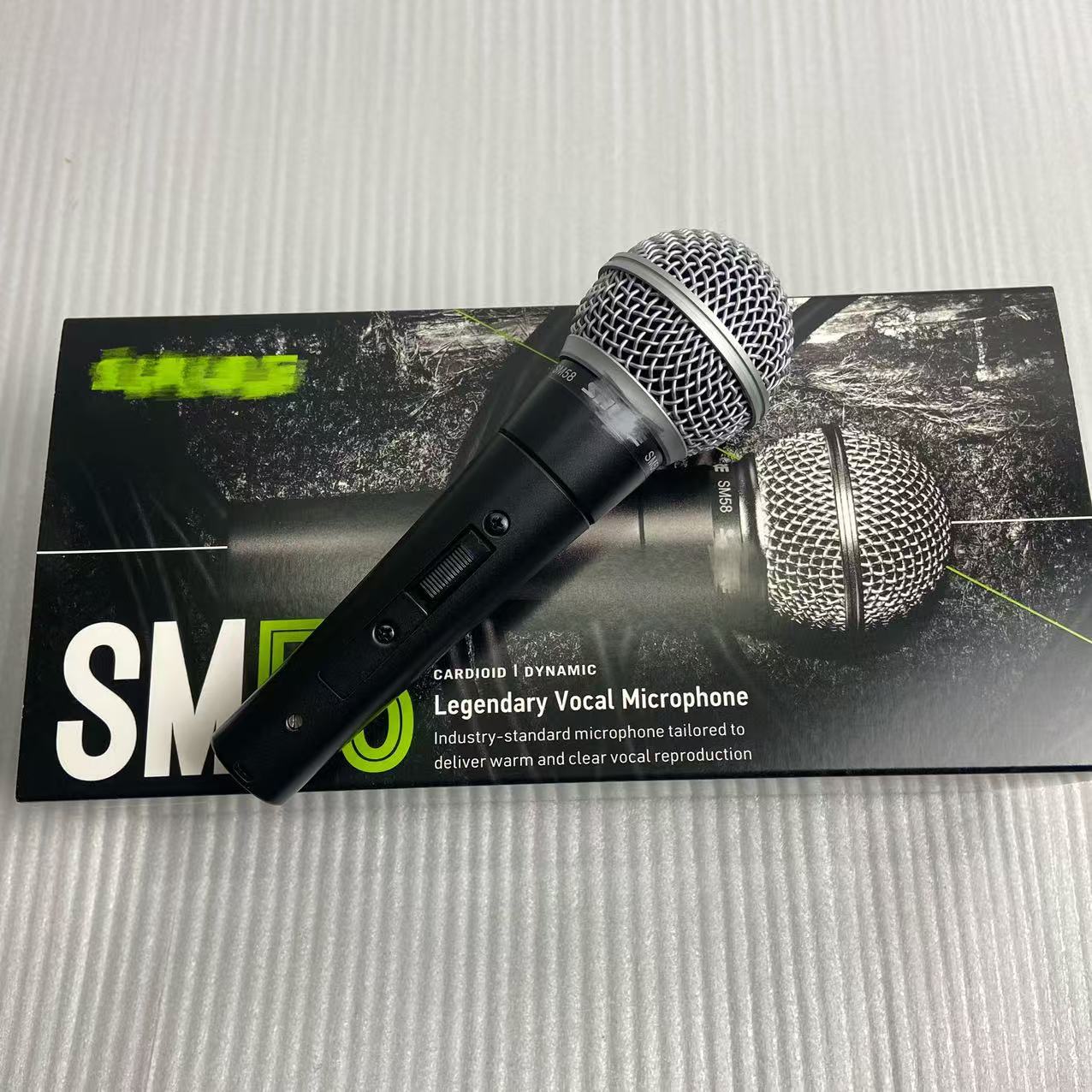 Micrófono con cable móvil SM58S de alta calidad transfronterizo con interruptor de rendimiento, grabación en vivo en el escenario, micrófono al aire libre