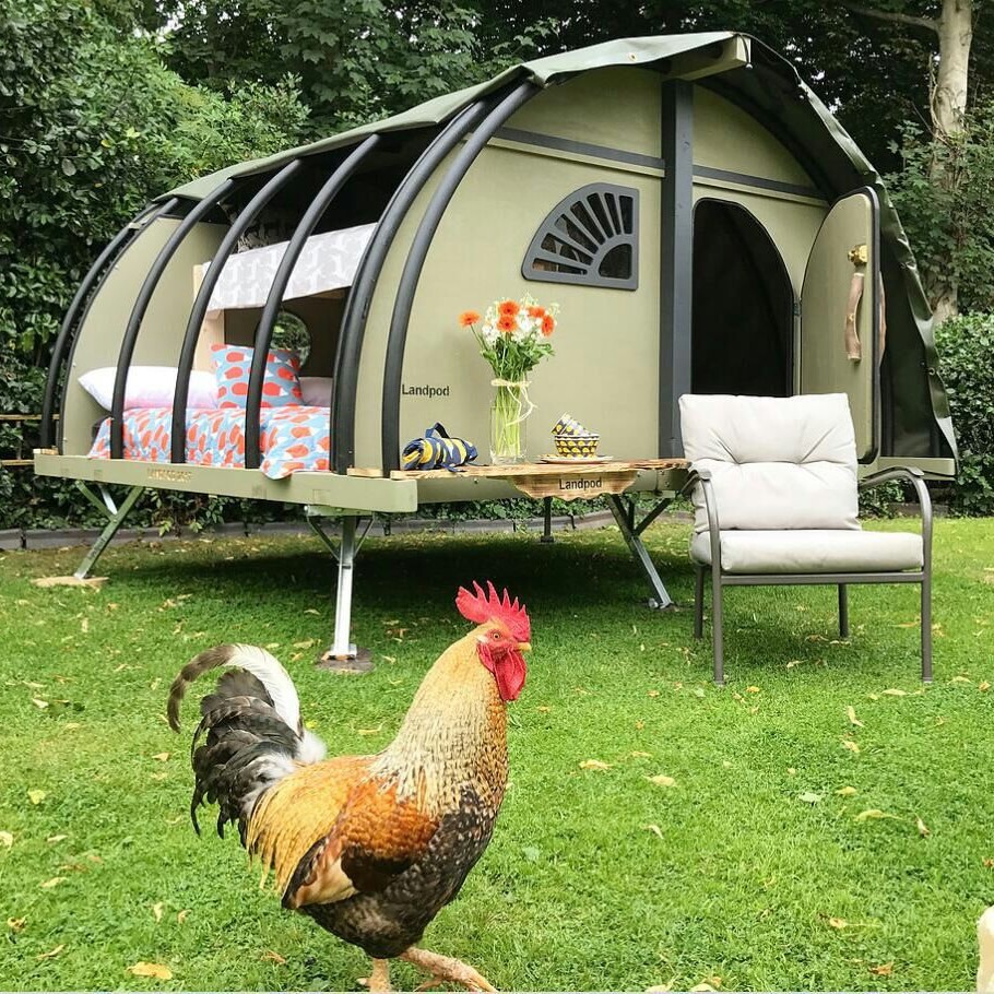Tiendas de campaña, tiendas de campaña de formas especiales, tiendas de campaña tipo oruga, tiendas de campaña espaciales tipo calabaza, tiendas de campaña tipo velero, alojamientos únicos, hoteles, campamentos al aire libre, parasoles
