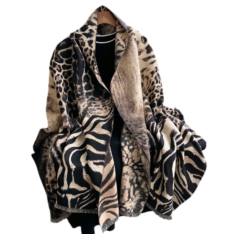 2024 new leopard print scarf thickened, warm fashionable for autumn and winter, worn as a shawl with double-sided_voghion.com