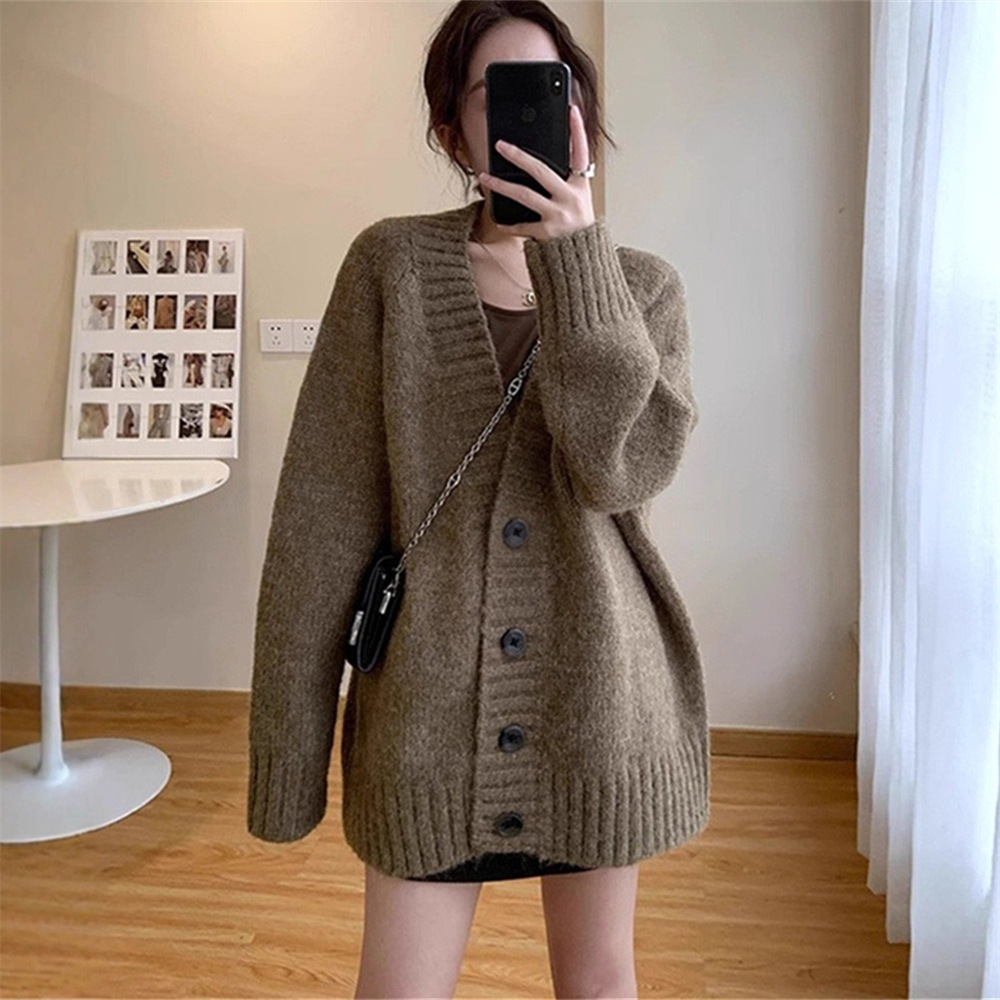 复古慵懒风V领加厚毛衣女秋冬季新款宽松大码中长款针织开衫外套