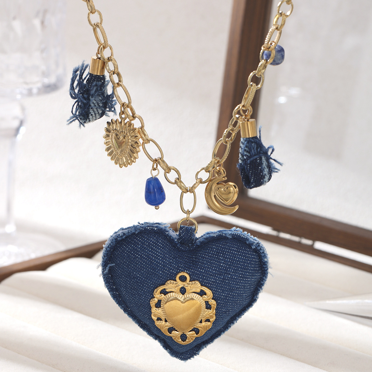 Tiana Europa y América collar de acero inoxidable lujo ligero nicho universal exagerado amor colgante clavícula collar de acero de titanio ventas calientes