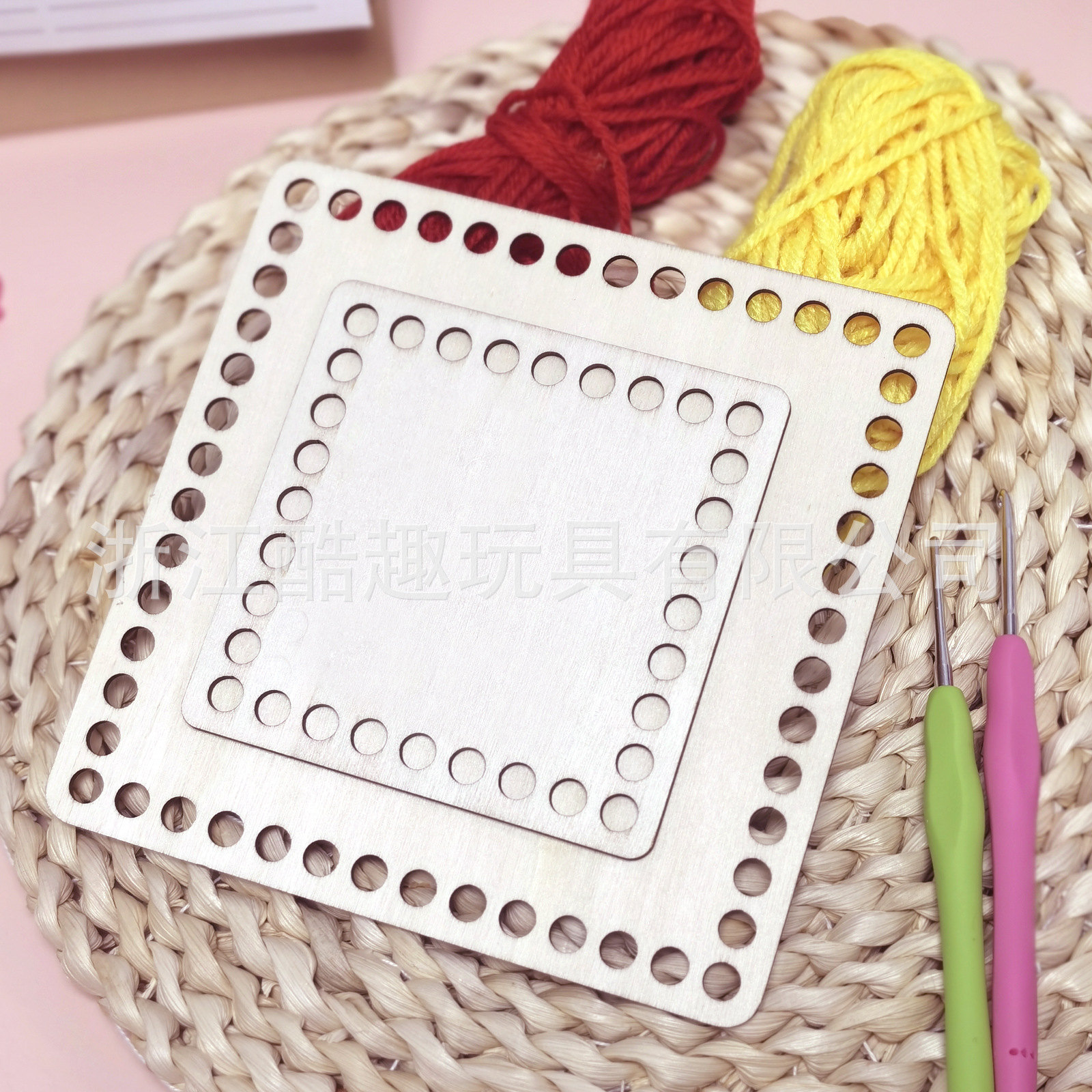 Foreign trade wooden bag mini canvas fixed frame DIY round wooden board small embroidery frame perforated.