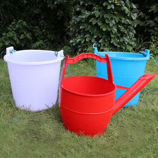 J8 Round Plastic Water Bucket with Beef Tendon Handle, Traditional Durable Feces-Resistant Bucket for Rural Use, Food-Grade Thickened Watering Bucket G3