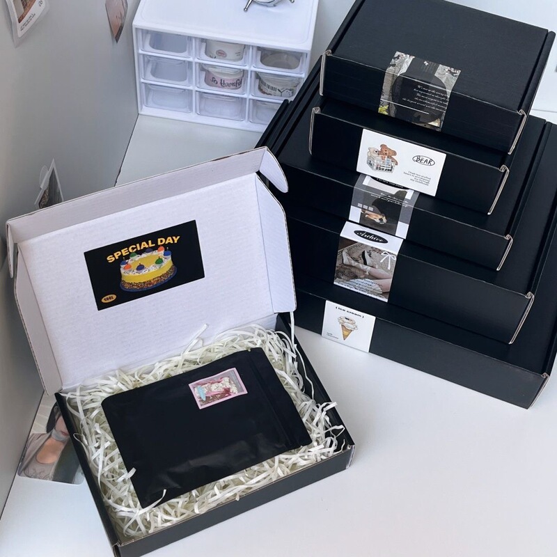 Black Coated Airplane Box, Thickened and Extra Hard, High-End Gift Box, Rectangular Courier Box, High-Quality Card Packaging Paper Box Black Coated Airplane Box, Thickened and Extra Hard, High-End Gift Box, Rectangular Courier Box, High-Quality Card Packaging Paper Box