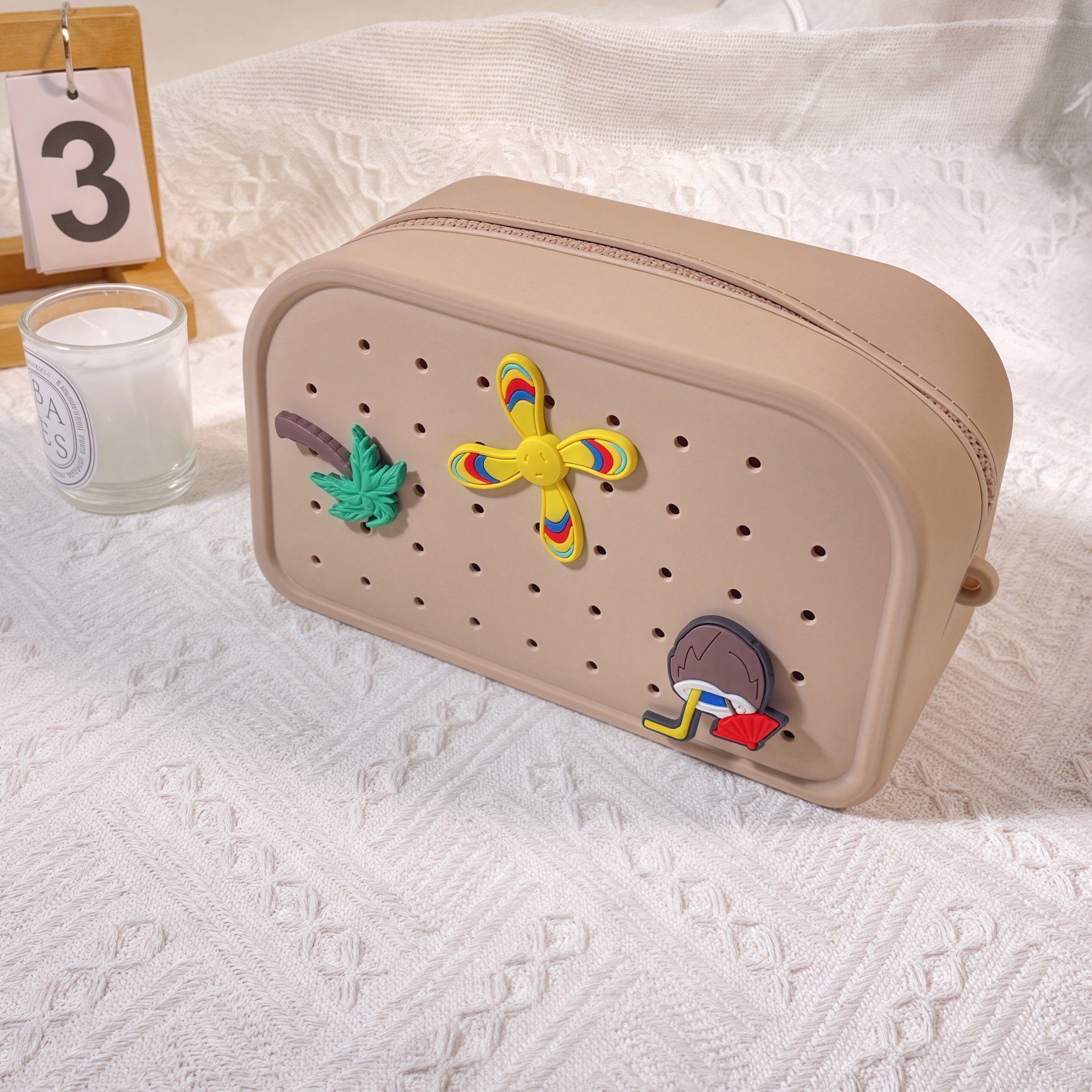 Nueva bolsa de silicona agujero portátil bolsa de silicona agujero adorable INS versión de agujero agujero bolsa de silicona DIY pieza bolsa de silicona