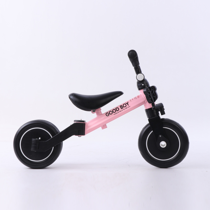 Venta al por mayor tres en uno coche deslizante para niños pedal de coche de equilibrio para niños deformables bebé caminando asistencia deslizante triciclo