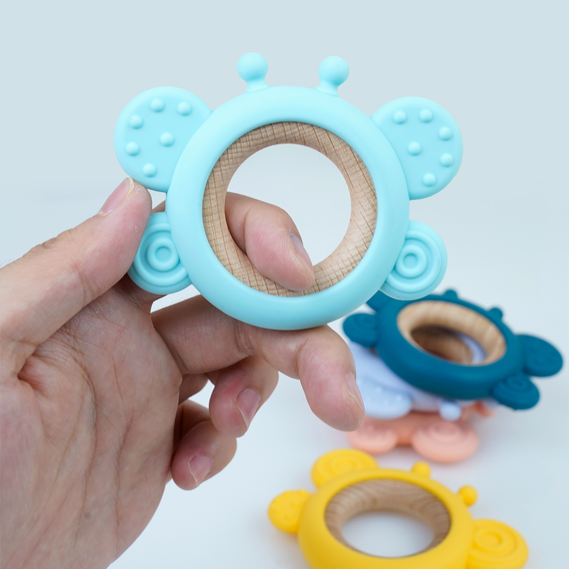 Modal para niños mariposa personalizado Productos para niños transfronterizos Molinillo de silicona líquida de grado alimenticio Soporte para el procesamiento de imágenes