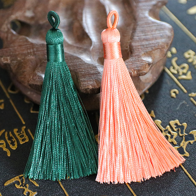 Spot 8cm pull ring tassel tassel fan pendant bookmark hanging ear clothing musical instrument Chinese knot accessories material wholesale