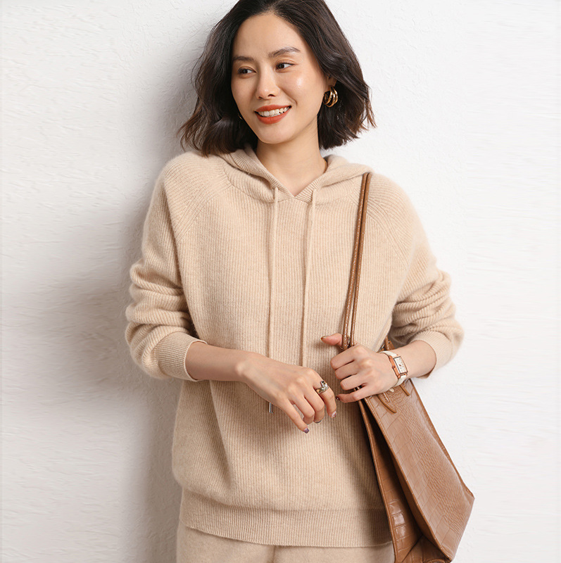 山羊绒衫2025秋冬新款女装套头帽衫连帽卫衣短款宽松大码休闲毛衣