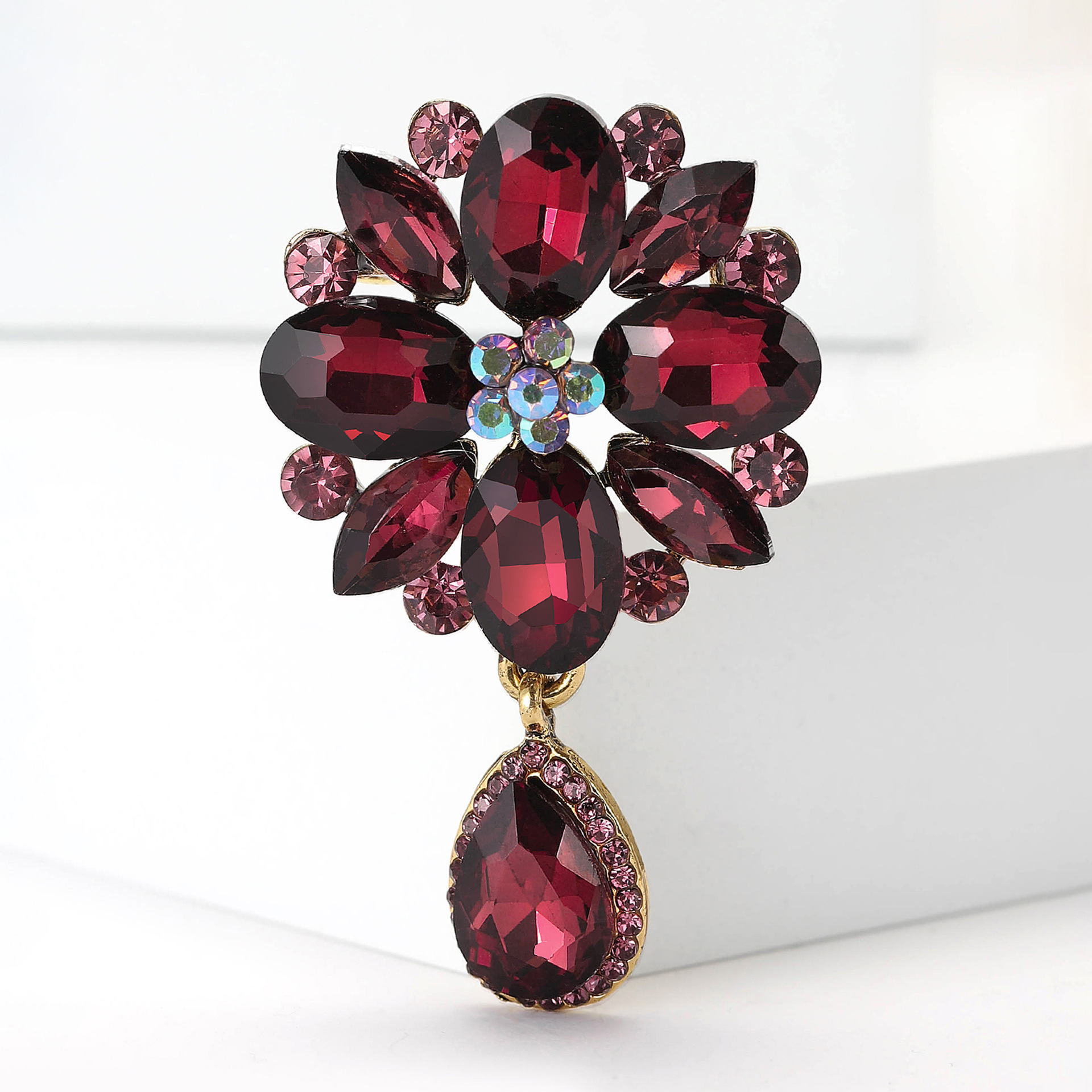 Elegant Retro Pin Water Droplets Flower Alloy Inlay Rhinestones Glass Women's Brooches display picture 4