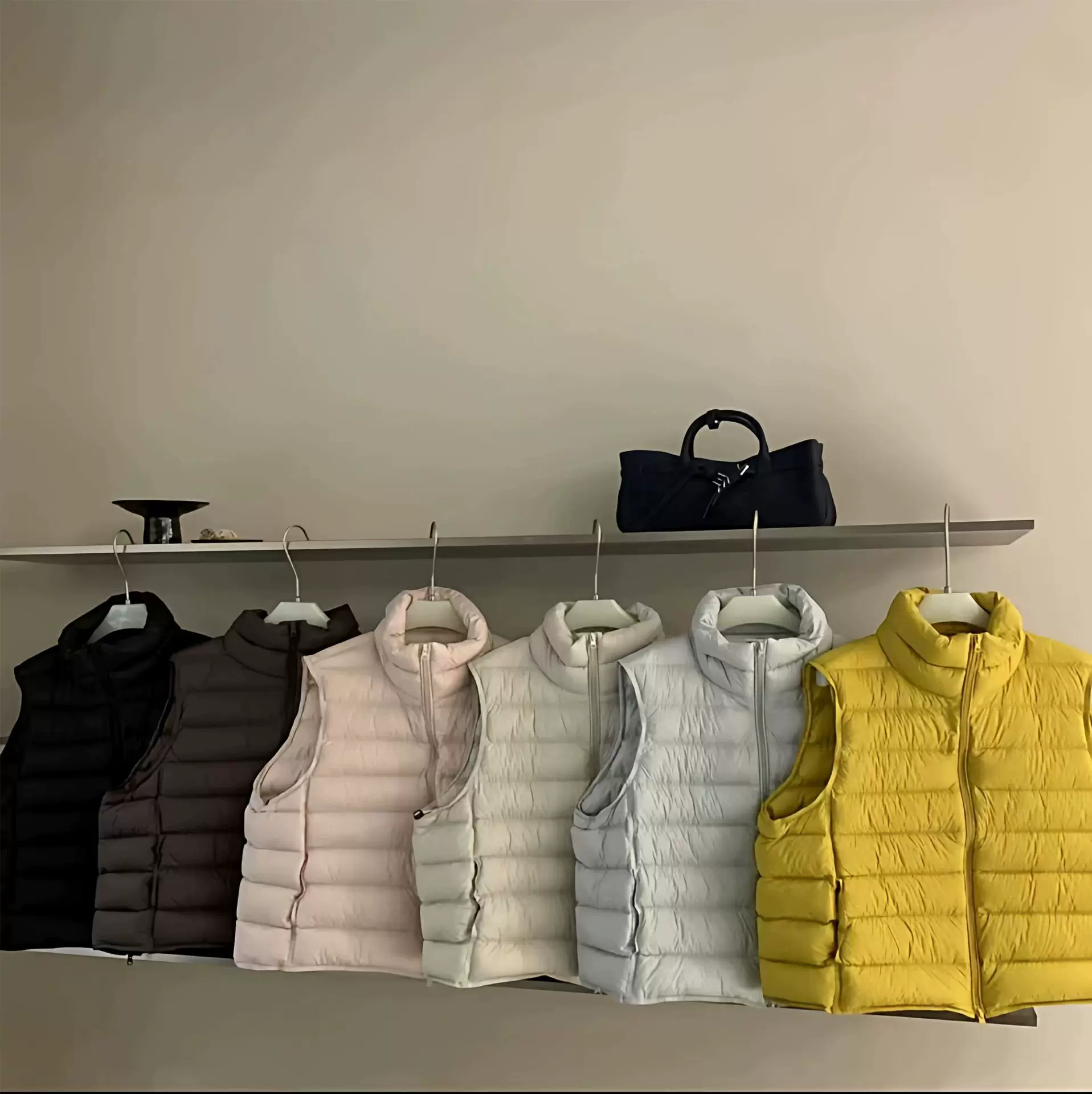 轻薄羽绒马甲女排骨款短款立领2025新款超好看白鸭绒小个子坎肩潮