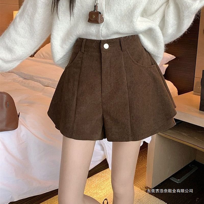 Stylish corduroy shorts for women, new autumn/winter collection, slimming high-waisted A-line loose wide-leg pants, trendy and unique