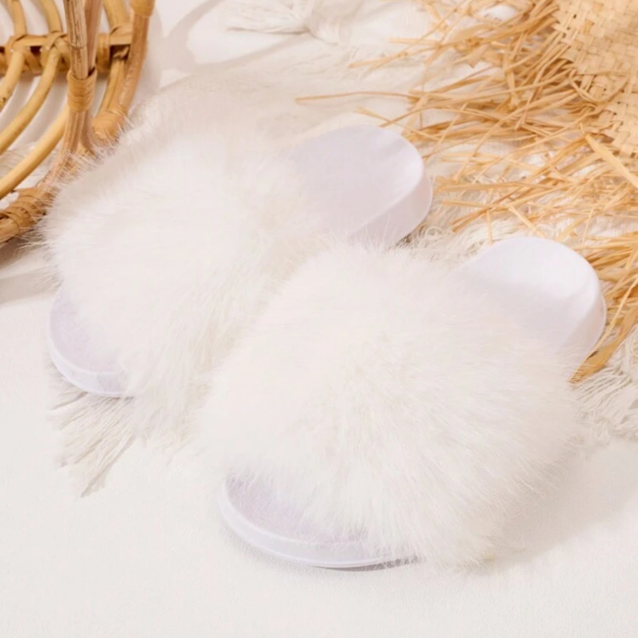 2026 Korean Summer Women's Comfortable And Stylish Slip-On , Non-Slip Outdoor European And American Style Furry Casual Slippers_vogvips.com