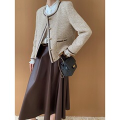 司南フランス中古高級感馬術衝突色の木目が粗い花です。