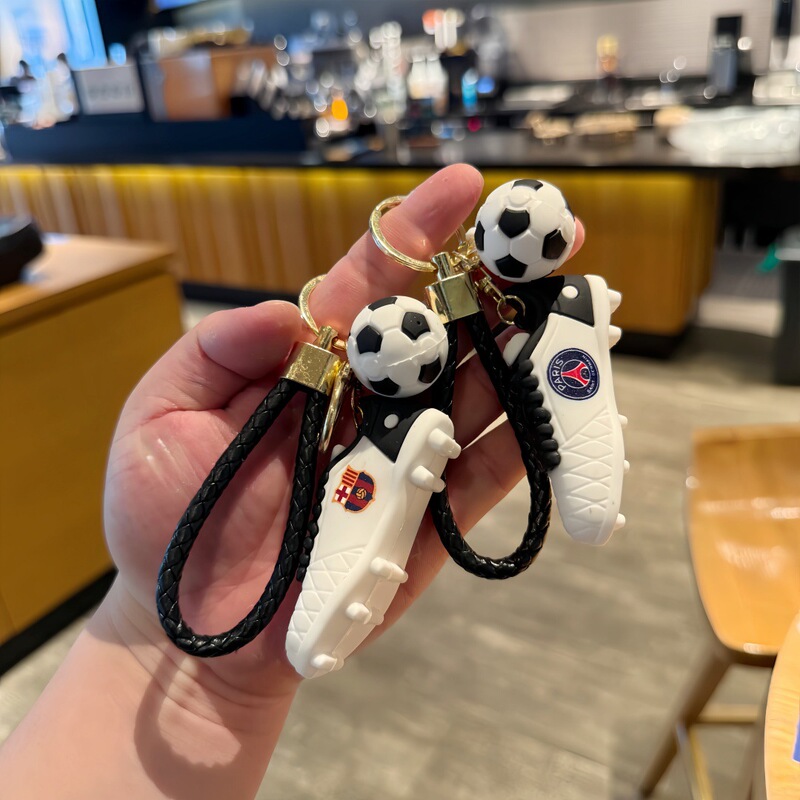 New Sports Sneakers and Football Keychain Pendants, School Bag Decorations, Key Chains, Gifts, Car Key Chains Wholesale