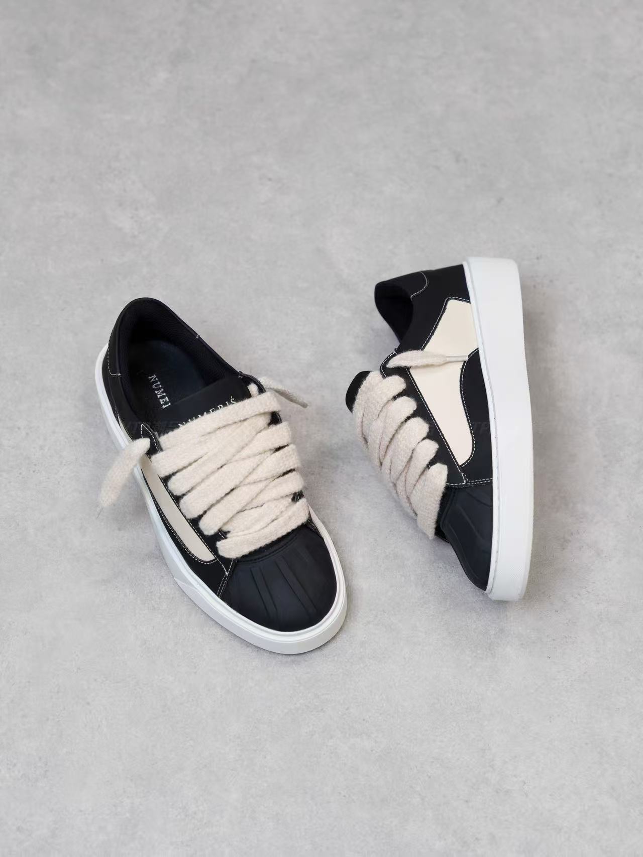 Números zapatos de hombre zapatos casuales skate planas redondas lazos clásicos versátiles skate de cuero