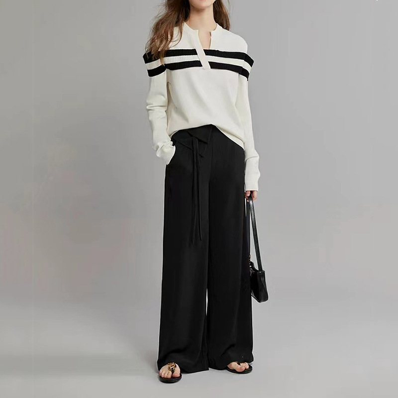 Estilo francés fuera del hombro suéter con cuello en v para mujeres 2023 otoño nuevo hilo de costura en blanco y negro todo fósforo estilo chanel top image 3