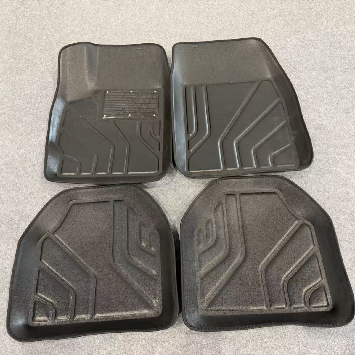 跨境右舵热压通用压痕汽车脚垫全包围丝圈皮革外贸通用款防滑车内