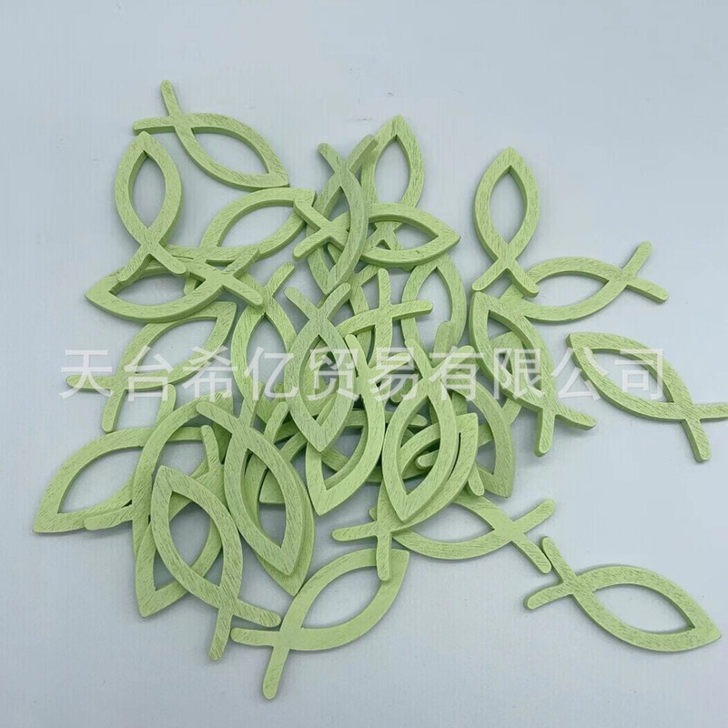 Factory direct multi-specification wooden hollow fish Easter cross table decoration baptism wood products ornaments