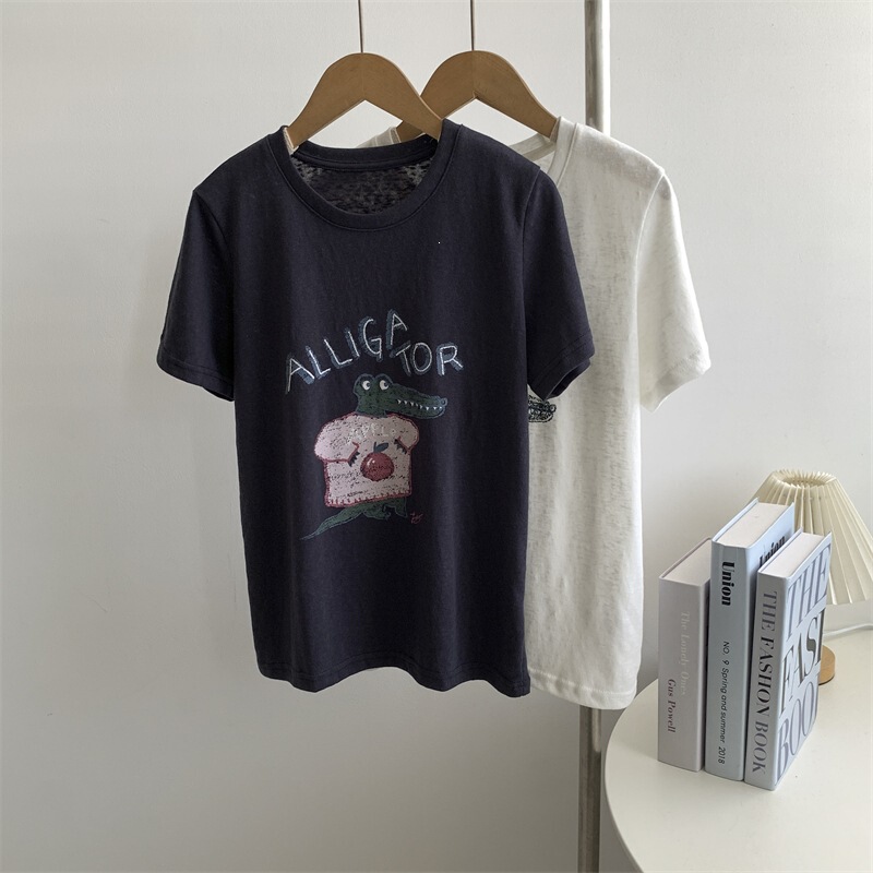 Thin Linen-Feel Snowflake Cotton Cartoon Crocodile Letter Print Short-Sleeve T-Shirt, New Stylish Summer Top for Women That Looks Youthful Thin Linen-Feel Snowflake Cotton Cartoon Crocodile Letter Print Short-Sleeve T-Shirt, New Stylish Summer Top for Women That Looks Youthful