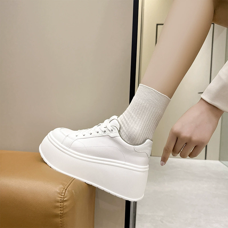 Маленькие белые туфли на толстой подошве женские весенние 2025 новые повседневные спортивные туфли для шнуровки